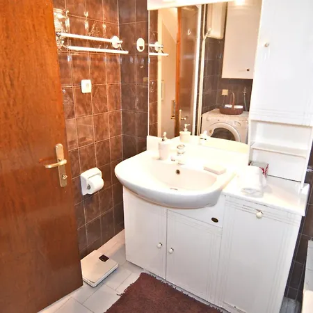 Eva View كاستوريا