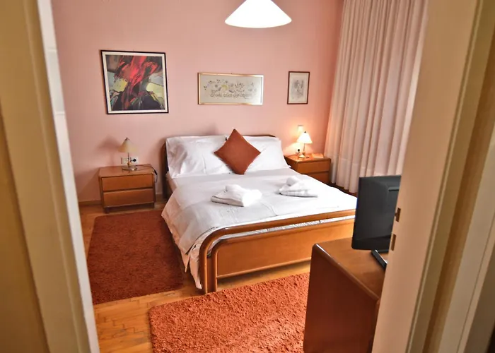 Eva View * 卡斯托里亚